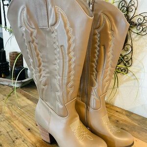Wide Calf Tan Western-Style Women's Cowboy Boots